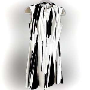 Vassa&Co Trend Designer Women’s dress Classic Size S Sleeveless Geometric